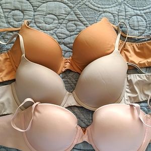 Victoria's secret bras, 32D